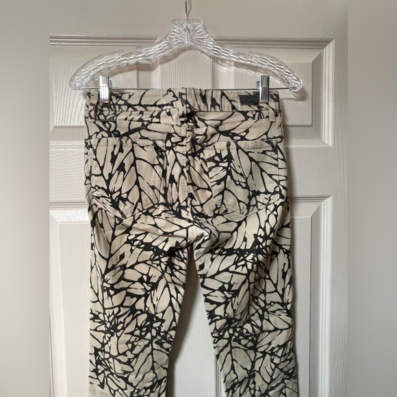 PAIGE Denim Taupe Gray Print 5 Pocket SKYLINE SKINNY Jeans Womens Size 27 - Picture 3 of 13